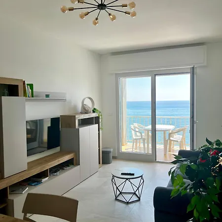 La Luna Sul Mare Apartment *