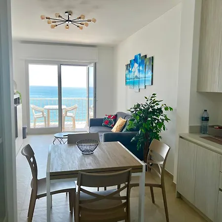 Apartment La Luna Sul Mare Vallecrosia