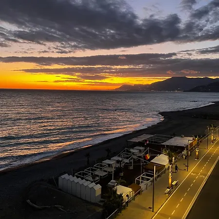 Apartment La Luna Sul Mare Vallecrosia