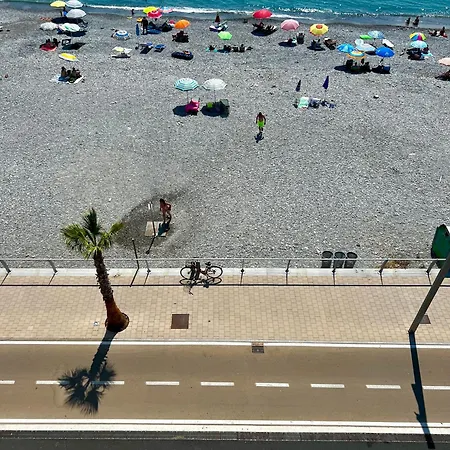 La Luna Sul Mare 瓦莱克罗夏